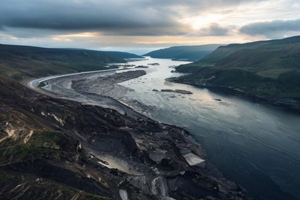 Tracy Arm Fjord Landslide: Devastating Consequences and Uncharted Territory for Cruise Industry