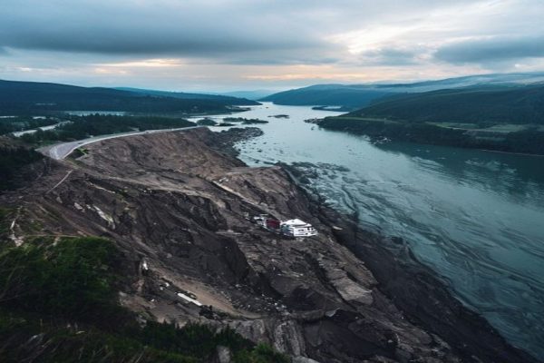 Massive Landslide in Alaska’s Tracy Arm Fjord Threatens Cruise Line Operations