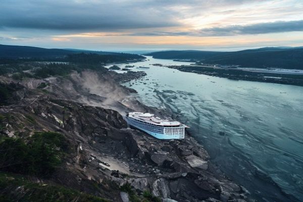 Massive Landslide Strikes Alaska’s Tracy Arm Fjord, Disrupting Cruise Ship Routes