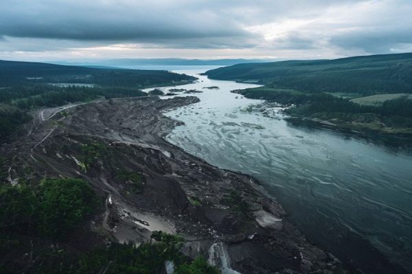 Massive Landslide Devastates Alaska’s Tracy Arm Fjord, Causing Mega-Tsunami Fears