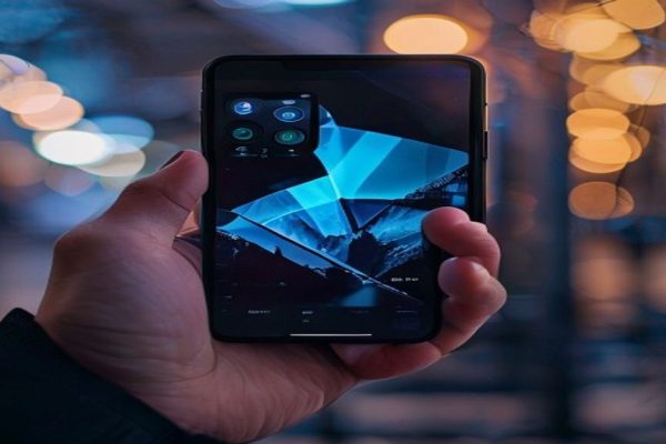 Revolutionizing Mobile Technology: The Rise of Foldable Phones